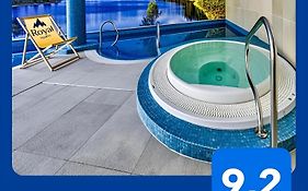 Apartamenty z basenem i saunami STONE HILL RESORT II VIP Centrum by Royal Aparts
